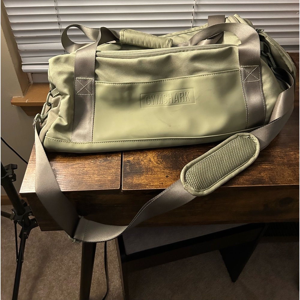 Gymshark green mini gym bag